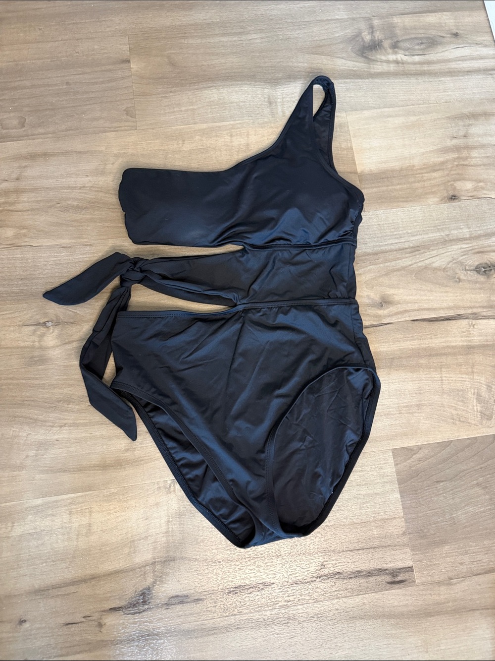 La Blanca Black One-Shoulder Tie-Detail One-Piece Swimsuit